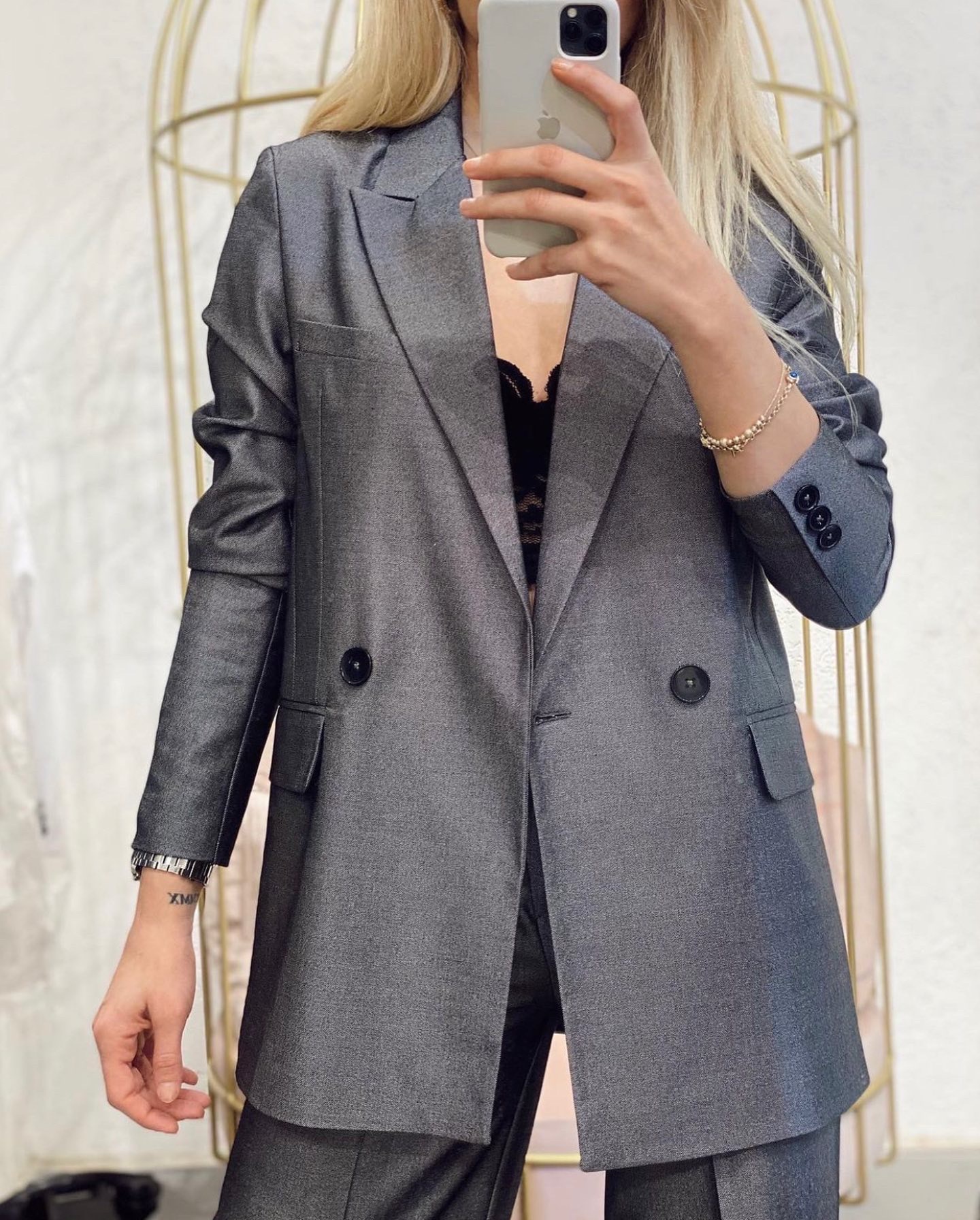 09E960F1-2339-4FD6-8D34-82432D7C53C3